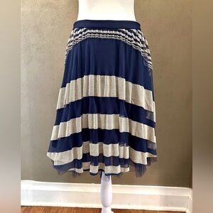 Eva Franco x Anthropology A line shirt, size 8 NWT, back zipper multiple layers